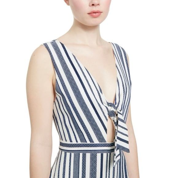 Alice + Olivia Laurice Knot Front Striped Wide Leg Jumpsuit in Blue/White Size 6 - Picture 4 of 16